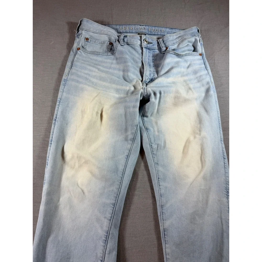 American Eagle Athletic Straight Jeans Mens 32x30 Light Wash Excellent Airflex+